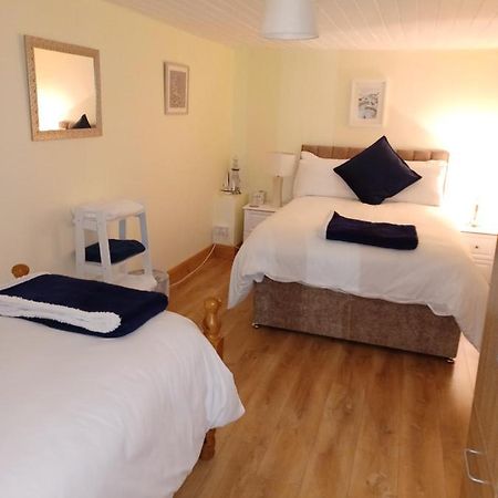 Kents Guesthouse Accommodation Kilmacthomas Værelse billede